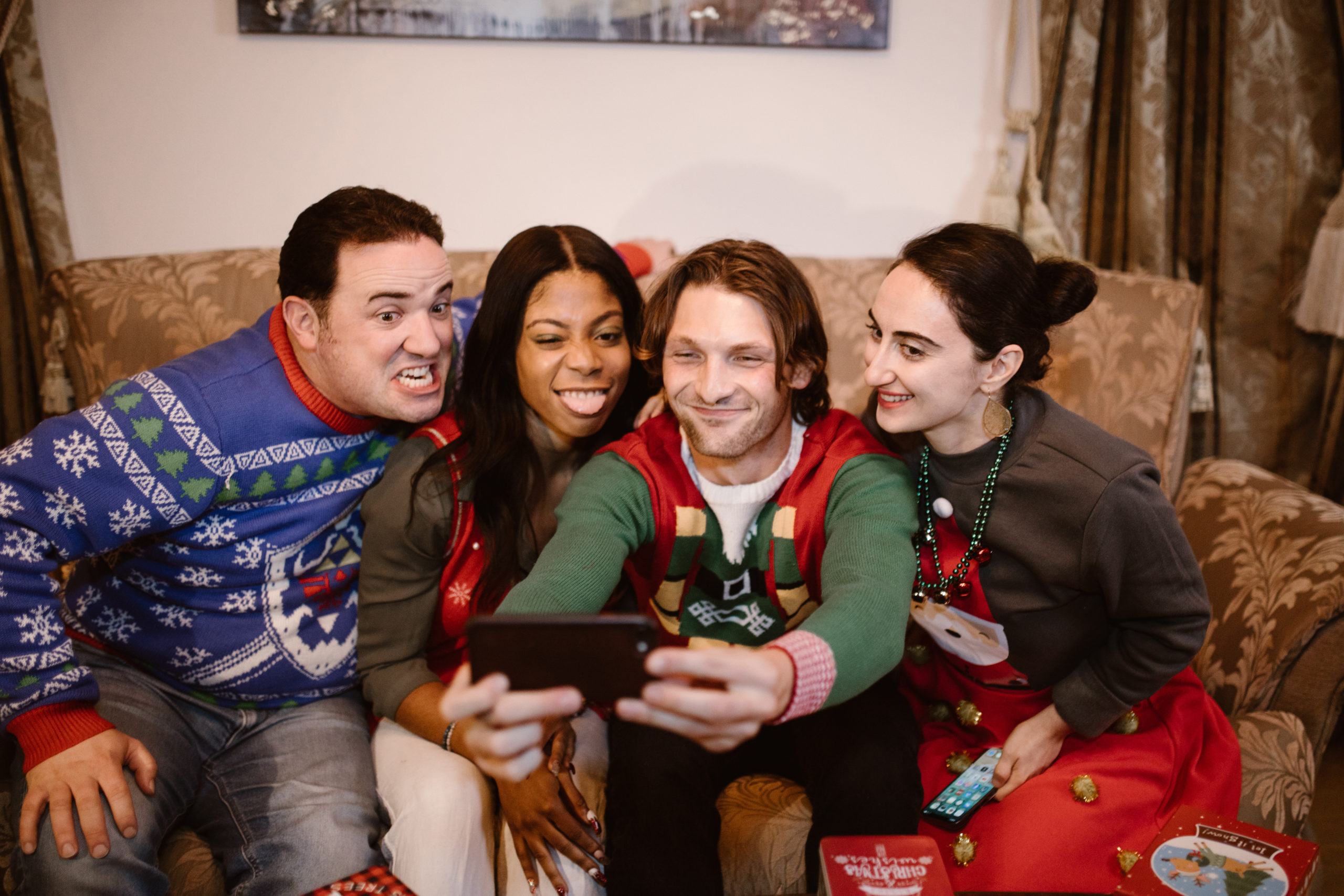 Ugly Christmas sweater selfie Pexels Rodnae Productions 6517894